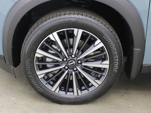 New 2026 Nissan Pathfinder Platinum FWD image 30