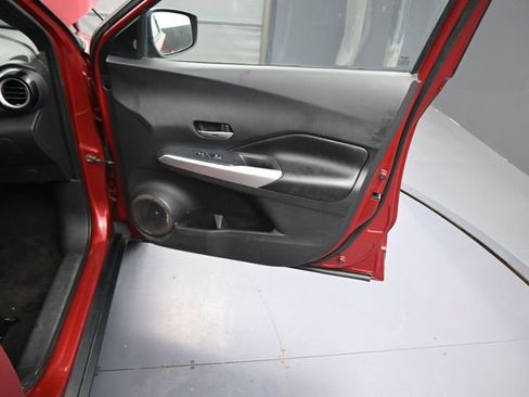 Used 2019 Nissan Kicks SR w/ SR Premium Package FWD image 29