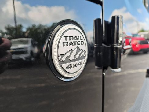 Used 2021 Jeep Gladiator Overland w/ Cold Weather Group AWD/4WD image 26