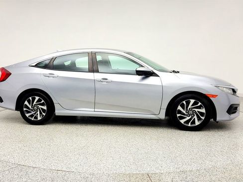 Used 2017 Honda Civic EX image 4