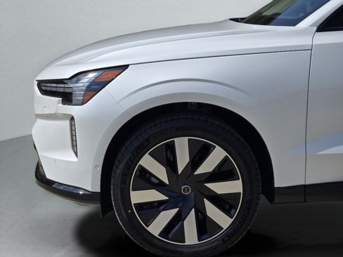 New 2026 Volvo EX90 Plus AWD/4WD image 11