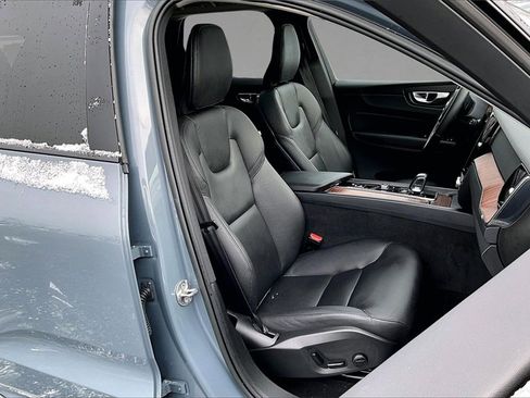 Used 2023 Volvo XC60 B5 Plus w/ Protection Package Premier image 28