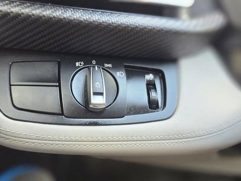 Used 2019 BMW i8 Coupe AWD/4WD image 28