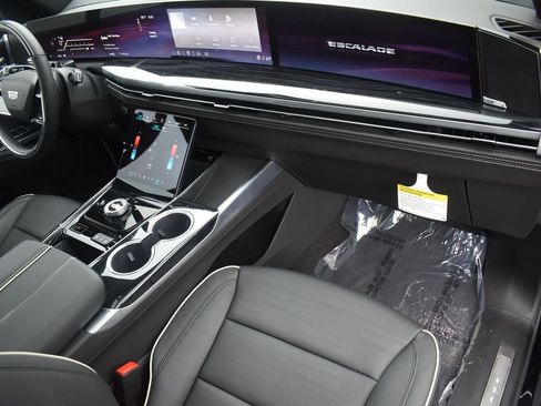 Certified 2026 Cadillac Escalade Sport w/ Touring Package image 38