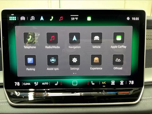 Certified 2025 Volkswagen Tiguan SE w/ Panoramic Sunroof Package image 36