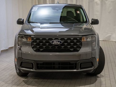 Used 2025 Ford Maverick XLT image 2