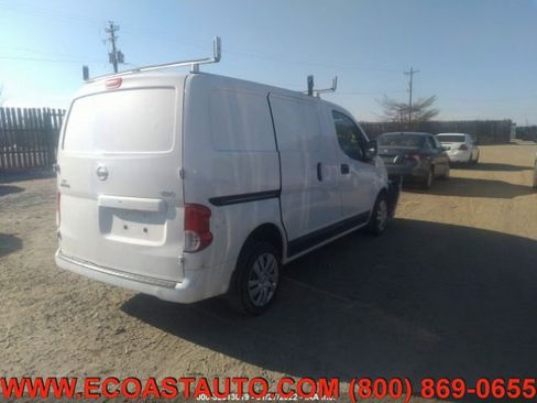 Used 2019 Nissan NV200 SV image 2