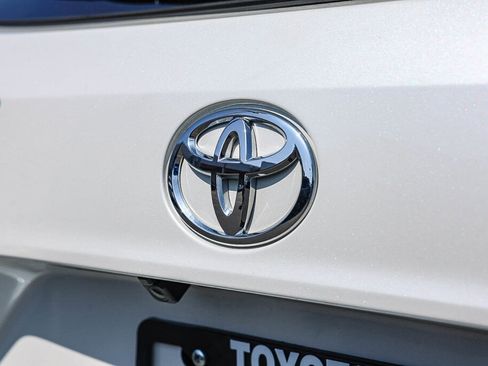 Certified 2025 Toyota Highlander XLE FWD image 28