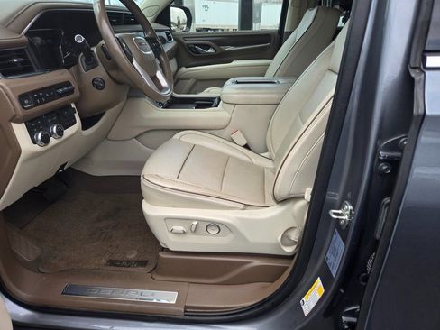 Used 2021 GMC Yukon Denali w/ Denali Premium Package image 7