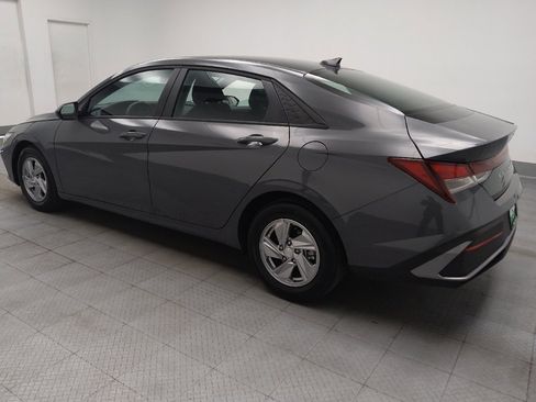 Used 2025 Hyundai Elantra SE FWD image 3