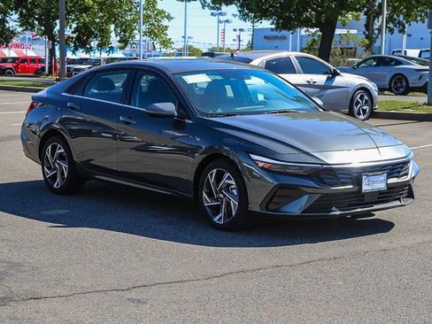 New 2026 Hyundai Elantra Limited FWD image 6