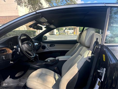 Used 2013 BMW 335i Convertible image 9