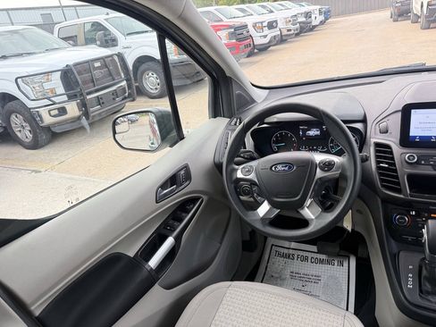 Used 2022 Ford Transit Connect XLT FWD image 16