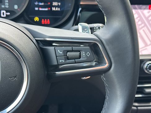 Certified 2023 Porsche Macan AWD/4WD image 27