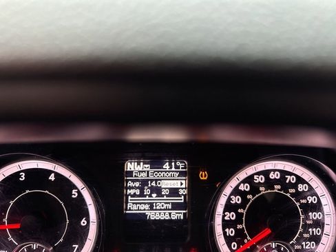 Used 2018 RAM 2500 Tradesman w/ Chrome Appearance Group image 14