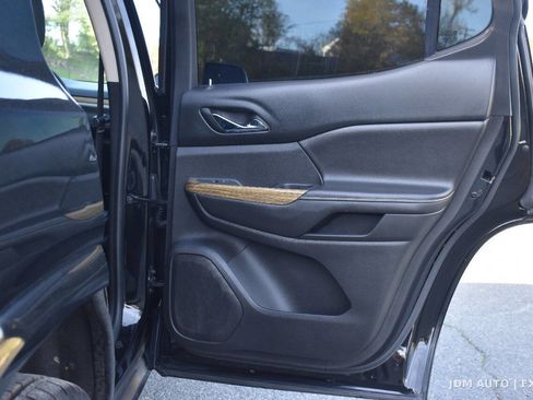 Used 2017 GMC Acadia Denali w/ Technology Package image 12