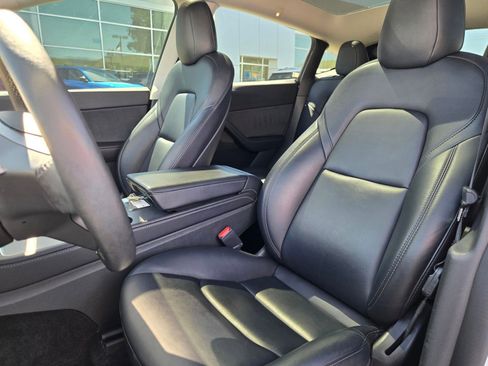 Used 2022 Tesla Model Y Performance image 21