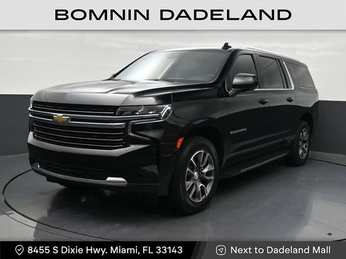 Used 2023 Chevrolet Suburban LT RWD image 1
