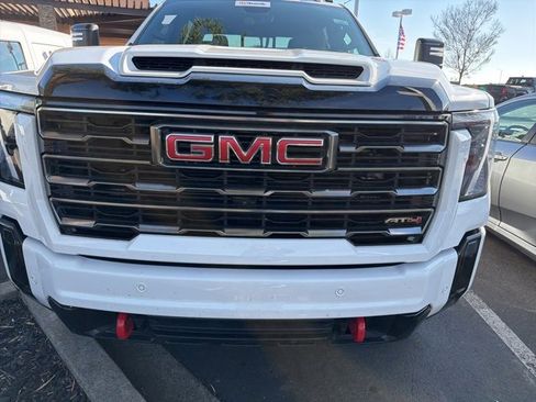 Used 2025 GMC Sierra 2500 AT4 w/ AT4 Premium Plus Package image 15