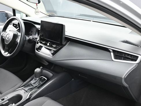 Used 2024 Toyota Corolla LE w/ LE Convenience Package image 31