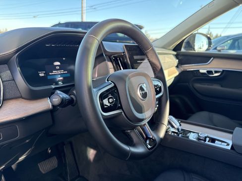 Certified 2025 Volvo XC90 B6 Plus image 20