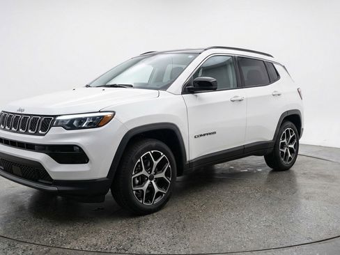 Used 2025 Jeep Compass Limited AWD/4WD image 3