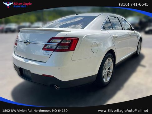 Used 2014 Ford Taurus SEL w/ Equipment Group 201A FWD image 4