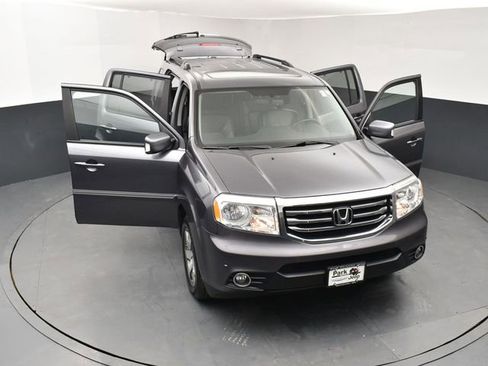 Used 2015 Honda Pilot Touring image 25