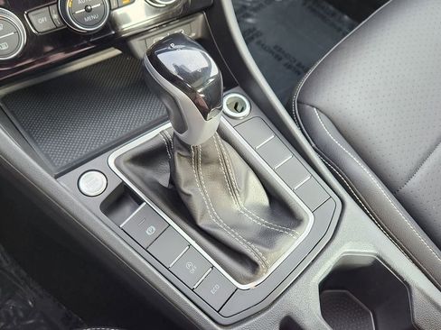 Used 2024 Volkswagen Jetta SE FWD image 18