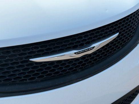 Used 2022 Chrysler Voyager LX FWD image 32