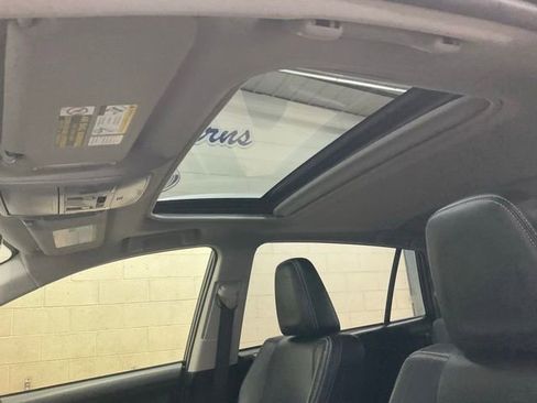 Used 2016 Toyota RAV4 Limited image 14