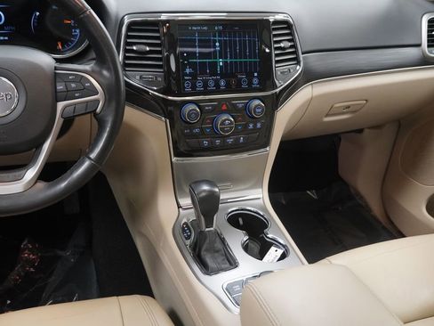Used 2021 Jeep Grand Cherokee Limited AWD/4WD image 25