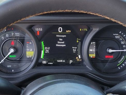 Used 2024 Jeep Wrangler Unlimited AWD/4WD image 15