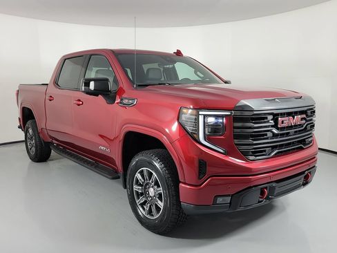 Used 2024 GMC Sierra 1500 AT4 w/ Technology Package AWD/4WD image 1