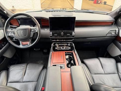 Used 2024 Lincoln Navigator L Reserve AWD/4WD image 21