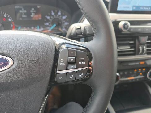 Used 2022 Ford Escape SEL image 19