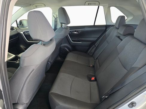 Used 2025 Toyota RAV4 XLE AWD/4WD image 37