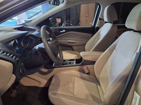 Used 2017 Ford Escape SE FWD image 18