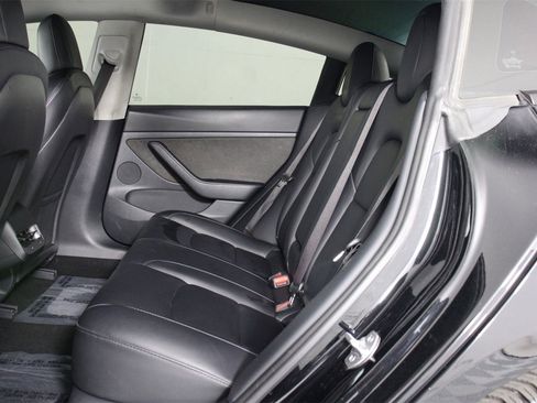 Used 2023 Tesla Model 3 Standard Range image 29