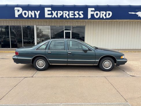 Used 1994 Chevrolet Caprice Classic image 2