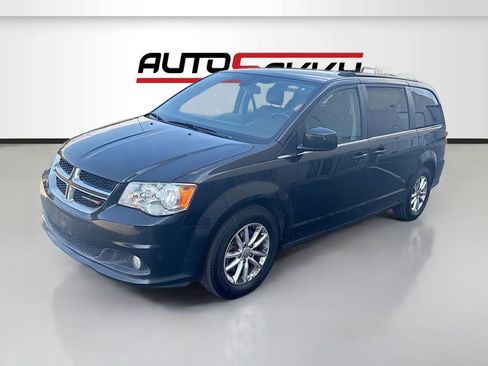 Used 2019 Dodge Grand Caravan SXT FWD image 3