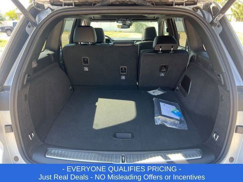 New 2024 Jeep Grand Cherokee Overland image 25