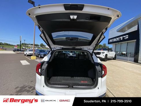 Used 2023 GMC Terrain SLT FWD image 30