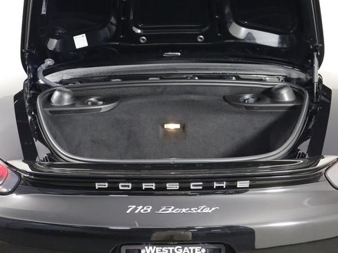 Used 2019 Porsche 718 Boxster RWD image 18