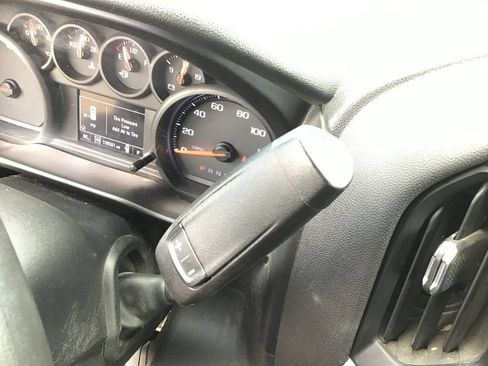 Used 2019 Chevrolet Silverado 1500 Custom w/ Custom Value Package AWD/4WD image 15