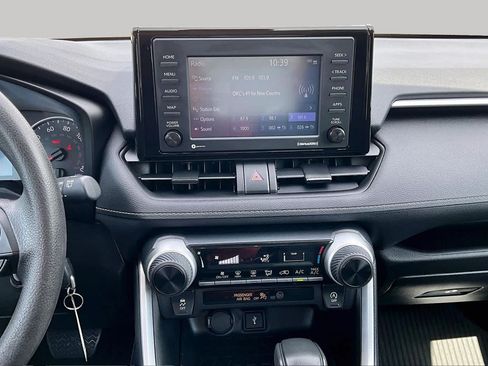 Used 2022 Toyota RAV4 LE AWD/4WD image 7