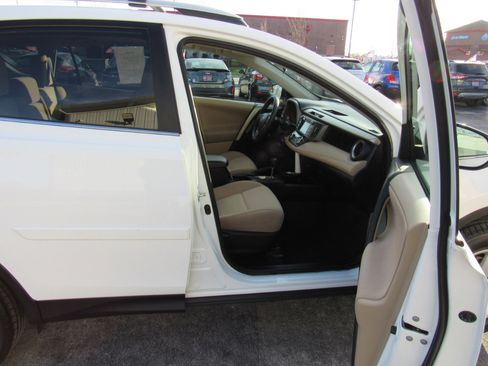 Used 2013 Toyota RAV4 XLE image 21