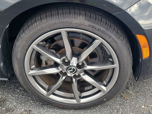 Used 2023 MAZDA MX-5 Miata Grand Touring RWD image 10