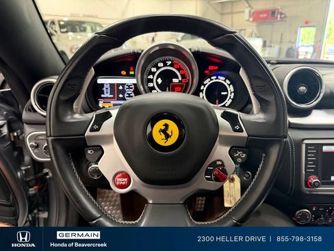 Used 2017 Ferrari California T RWD image 24