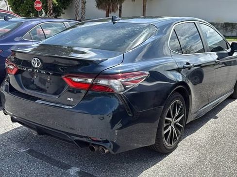 Used 2021 Toyota Camry SE w/ Convenience Package FWD image 6